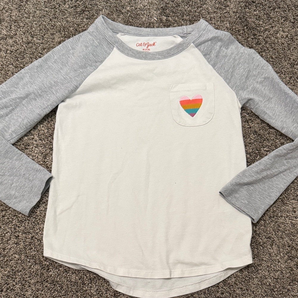Cat & Jack White & Gray Raglan Top with Rainbow Heart Pocket